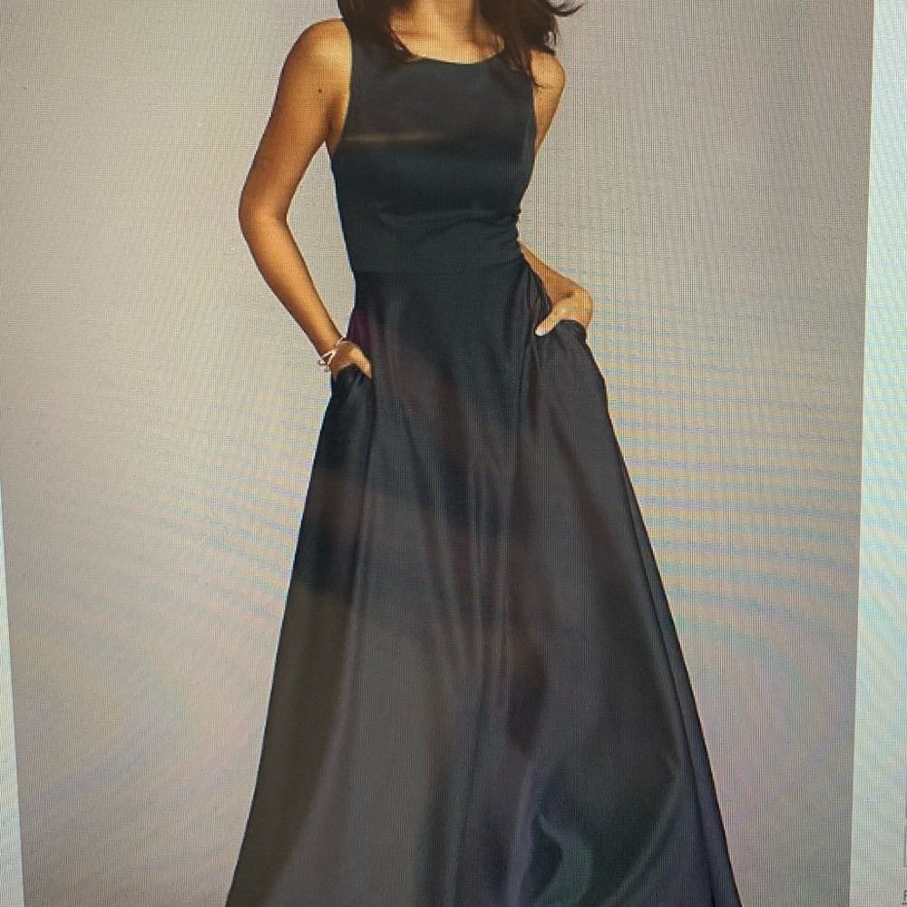 David’s Bridal Satin Sleeveless Boatneck Bridesmaid Dress